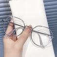 thumbnail image 1 of Las gafas poligonales con protección ocular contra la luz azul se pueden combinar con gafas versátiles de estilo miopía., 1 of 1