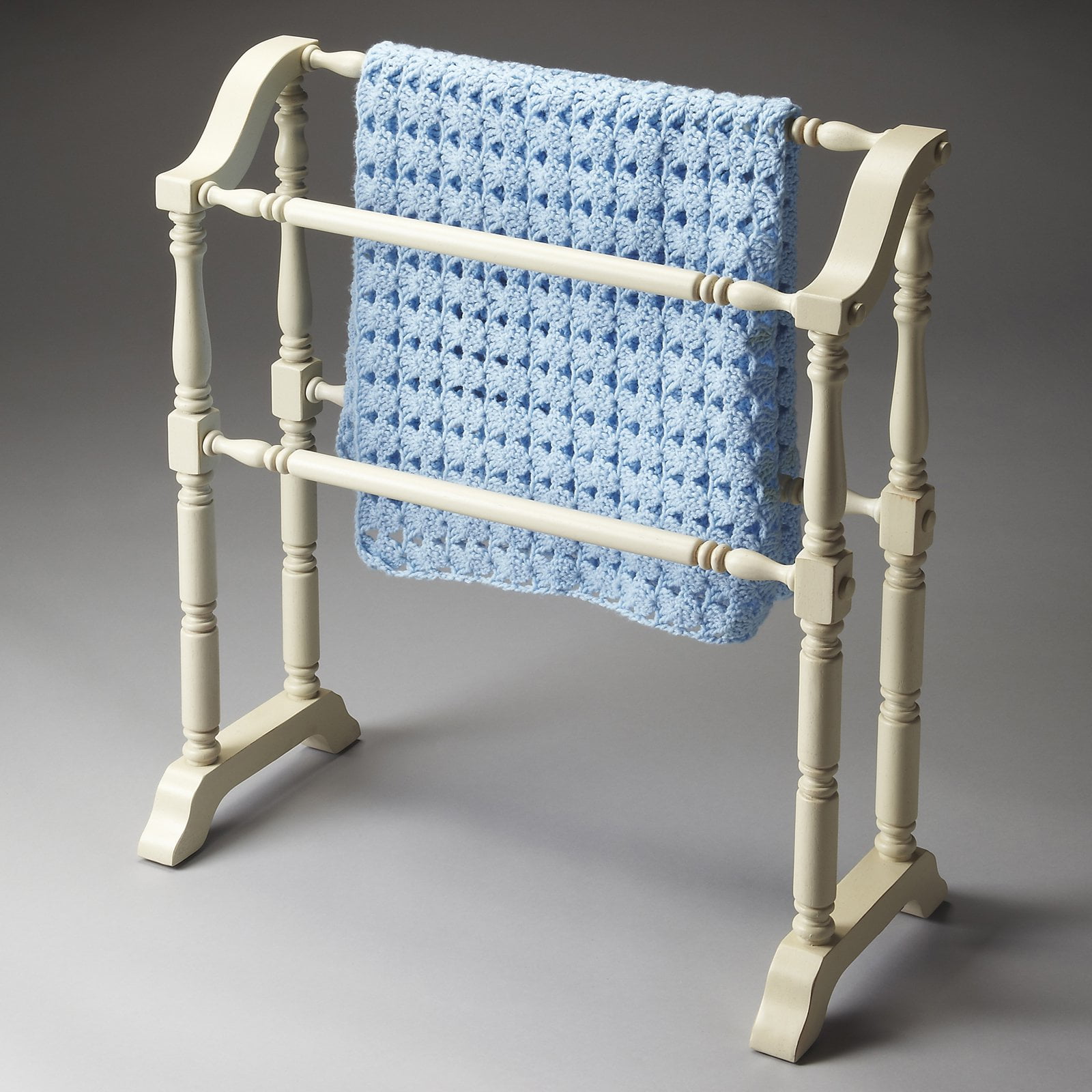 Butler Cottage White Quilt Rack/Blanket Stand