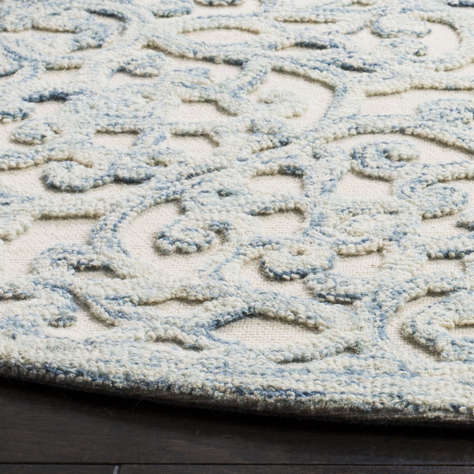 SAFAVIEH Martha Stewart Trace Floral Area Rug, Blue/Ivory, 6' x 6' Round