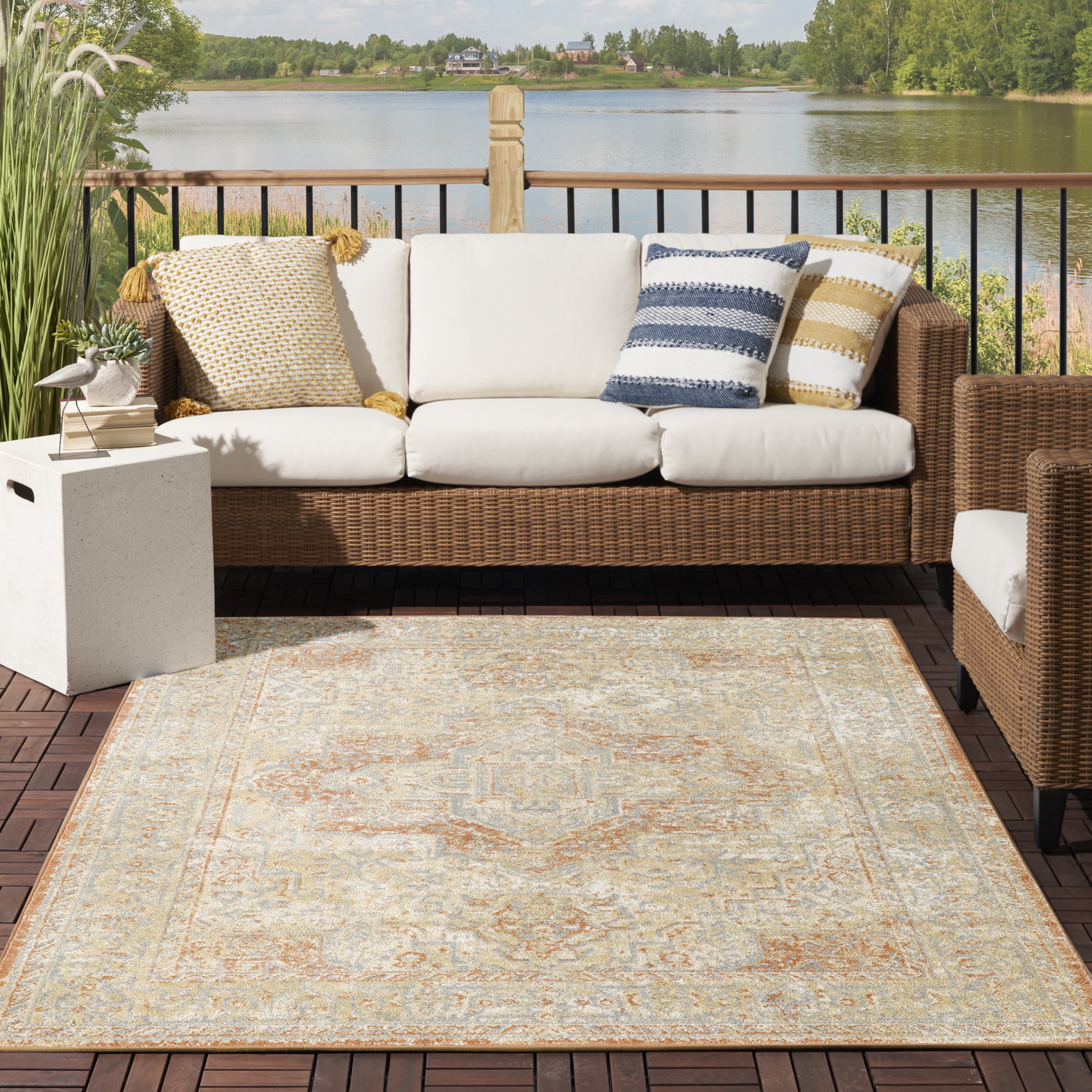 Nourison Essentials Indoor/Outdoor Beige Rust 4' x 6' Area Rug (4x6)
