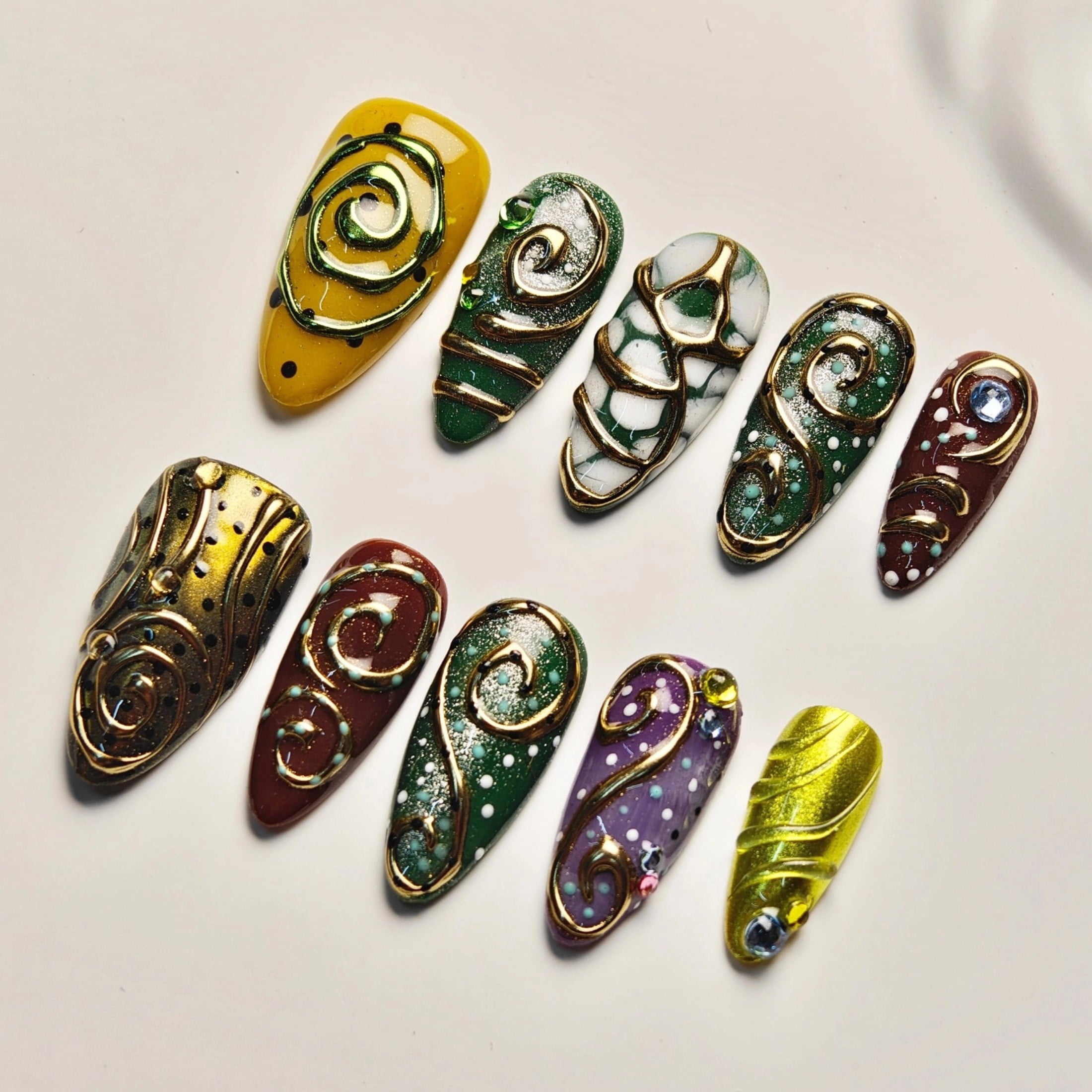 10pcs Almond Press On Nails Handmade Y2K Goth Junk Punk Style Multi-color Nails with 3D Gold Swirls & Rhinestones Suitable For Summer Parties For Women Girls