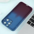 thumbnail image 4 of Funda de silicona con degradado de estrellas para iPhone 15 con película para lente, 4 of 5