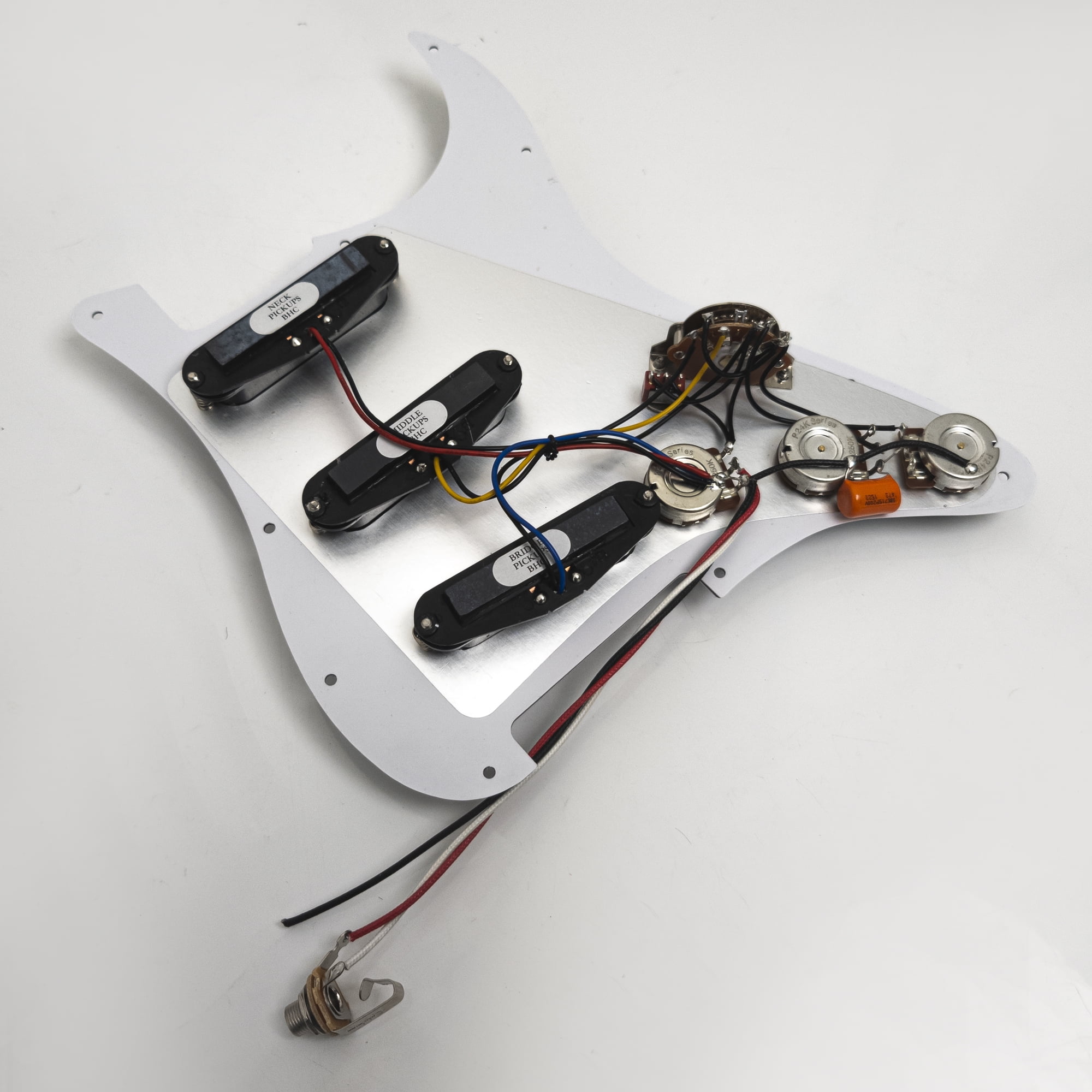Left hand SSS Prewired Loaded Pickguard with Alnico 5 Single Coil Pickups for Strat Guitar