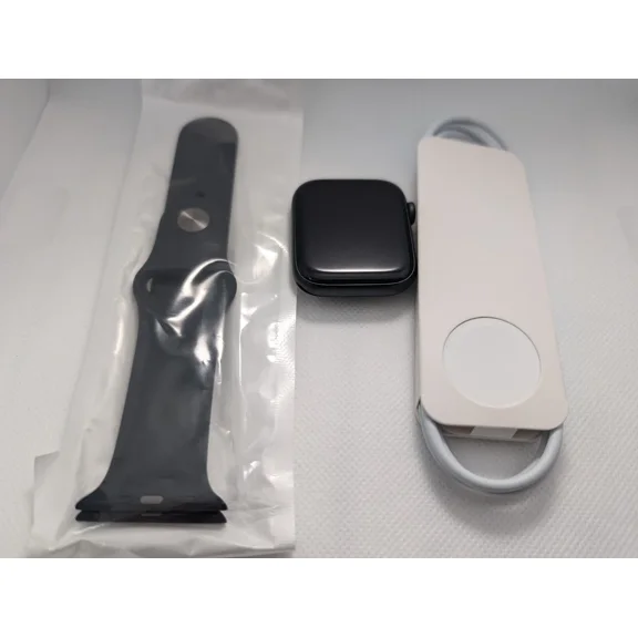 Pre-Owned APPLE WATCH SE GPS 44mm SPACE GRAY ALUMINUM CASE WITH MIDNIGHT SPORT BAND