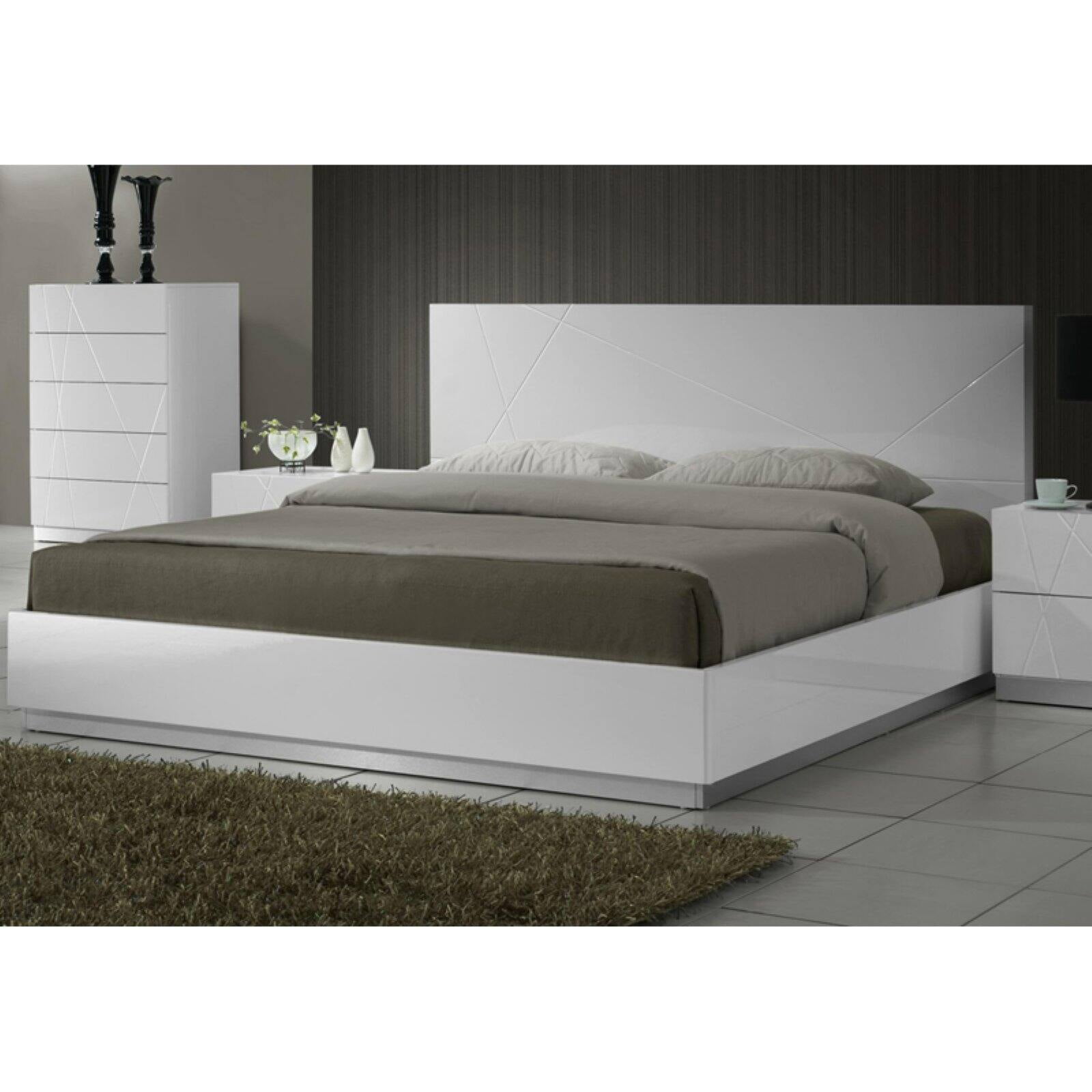 J&M Furniture Naples Platform Bed