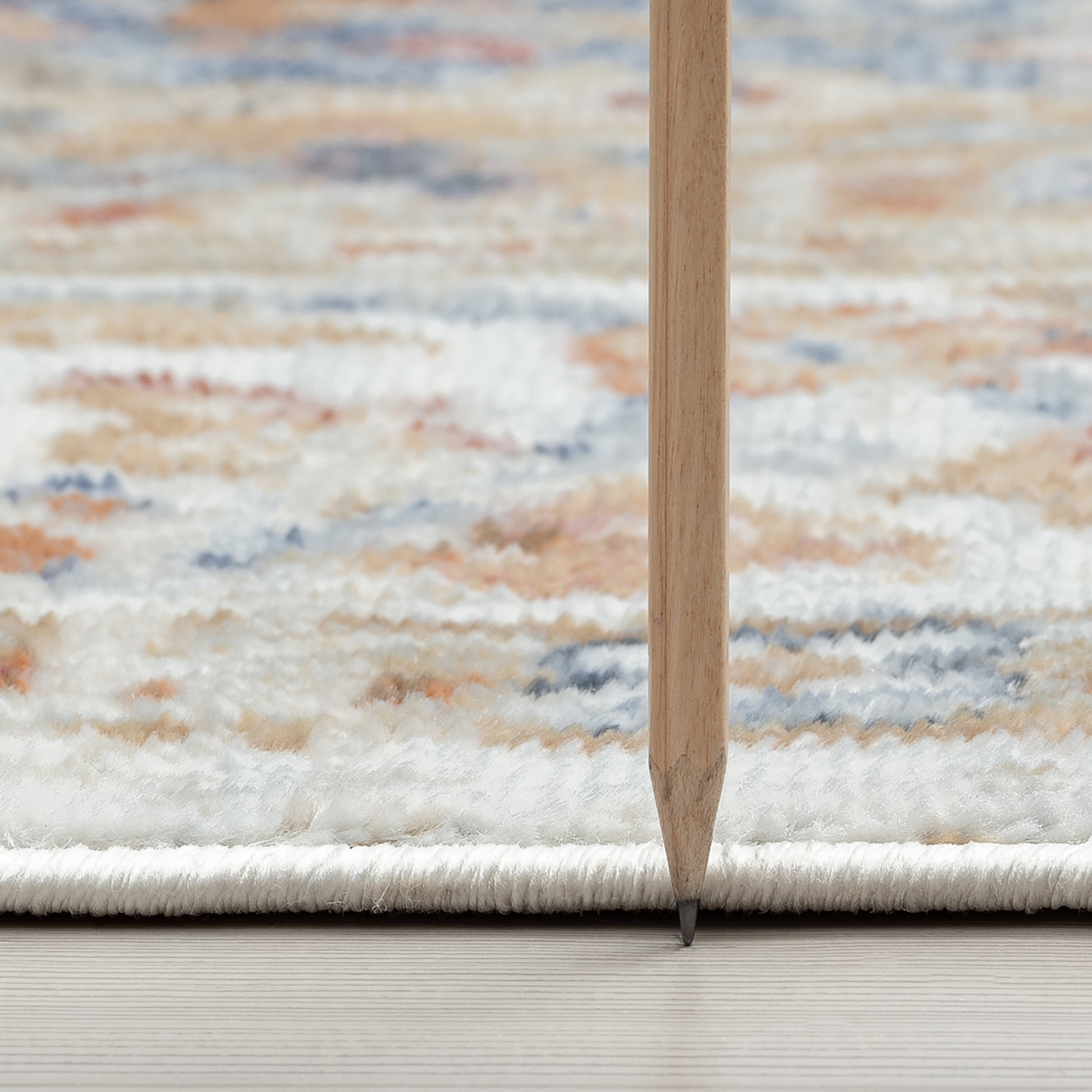 Allure Traditional 5' x 7' Cream and Gray Polypropylene Indoor Area Rug