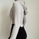 thumbnail image 3 of Chaqueta corta ajustada de estilo urbano para mujer, moda coreana, top corto con capucha de manga larga, sudadera con cremallera y canalé salvaje para mujer, 3 of 6