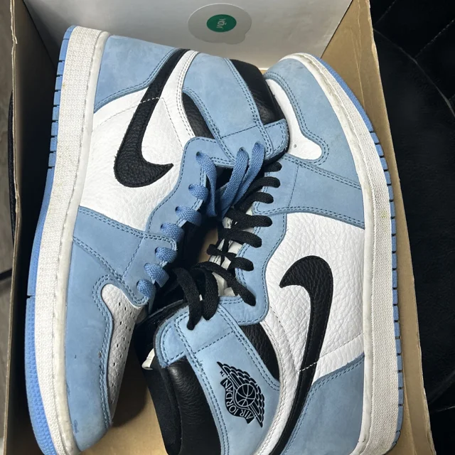 Size 10.5 - Jo r-dan 1 Retro OG High University Blue