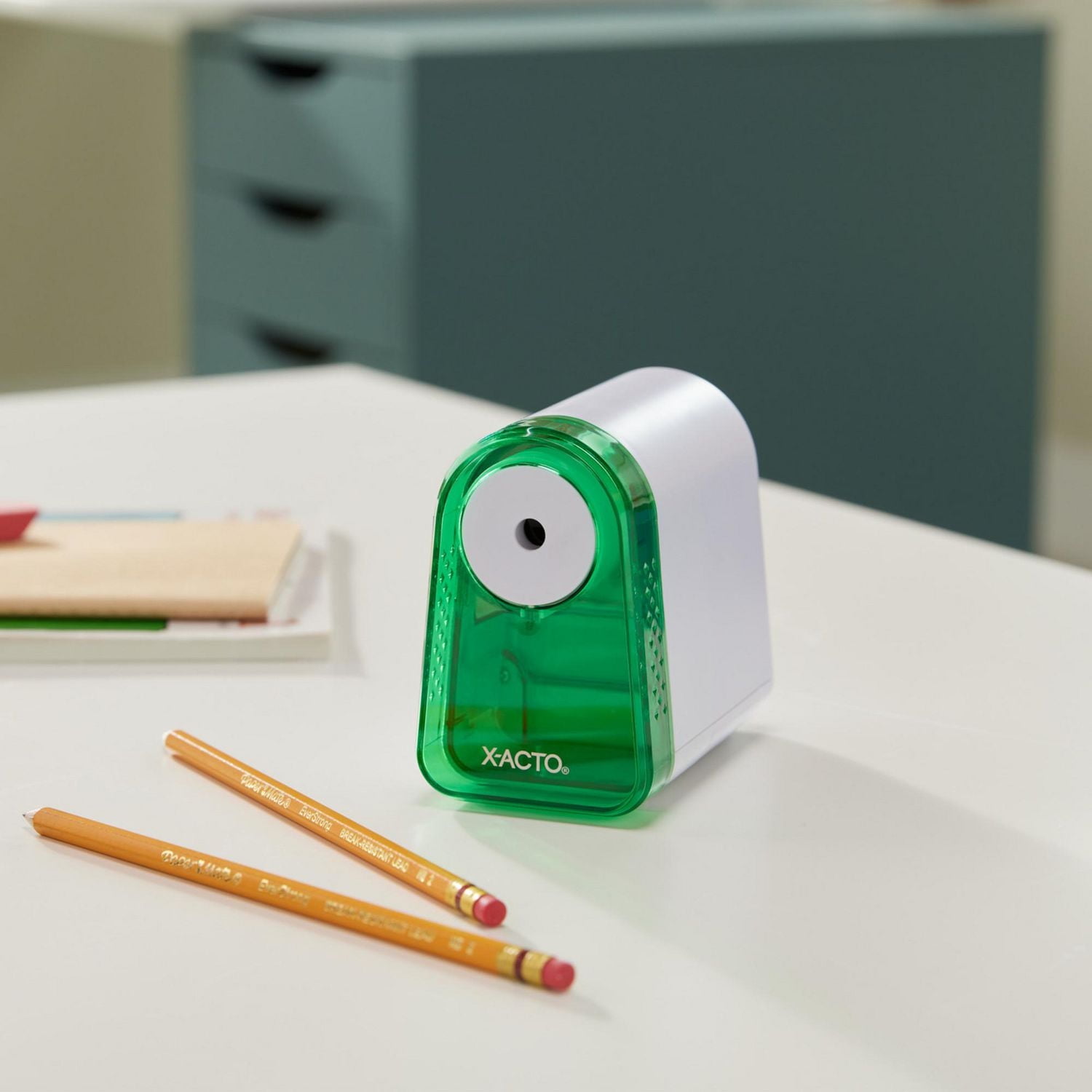 X-ACTO Mighty Mite Electric Pencil Sharpener, Portable/Battery-Operated, Colour Received May Vary