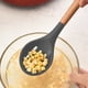 thumbnail image 4 of Juego de utensilios de silicona antiadherente de 2 piezas con mangos de madera redondeados para cocinar y hornear, 4 of 5