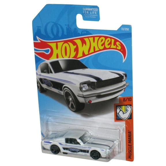Hot Wheels Muscle Mania 8/10 (2017) White '65 Mustang 2 2 Fastback Toy Car 72/250