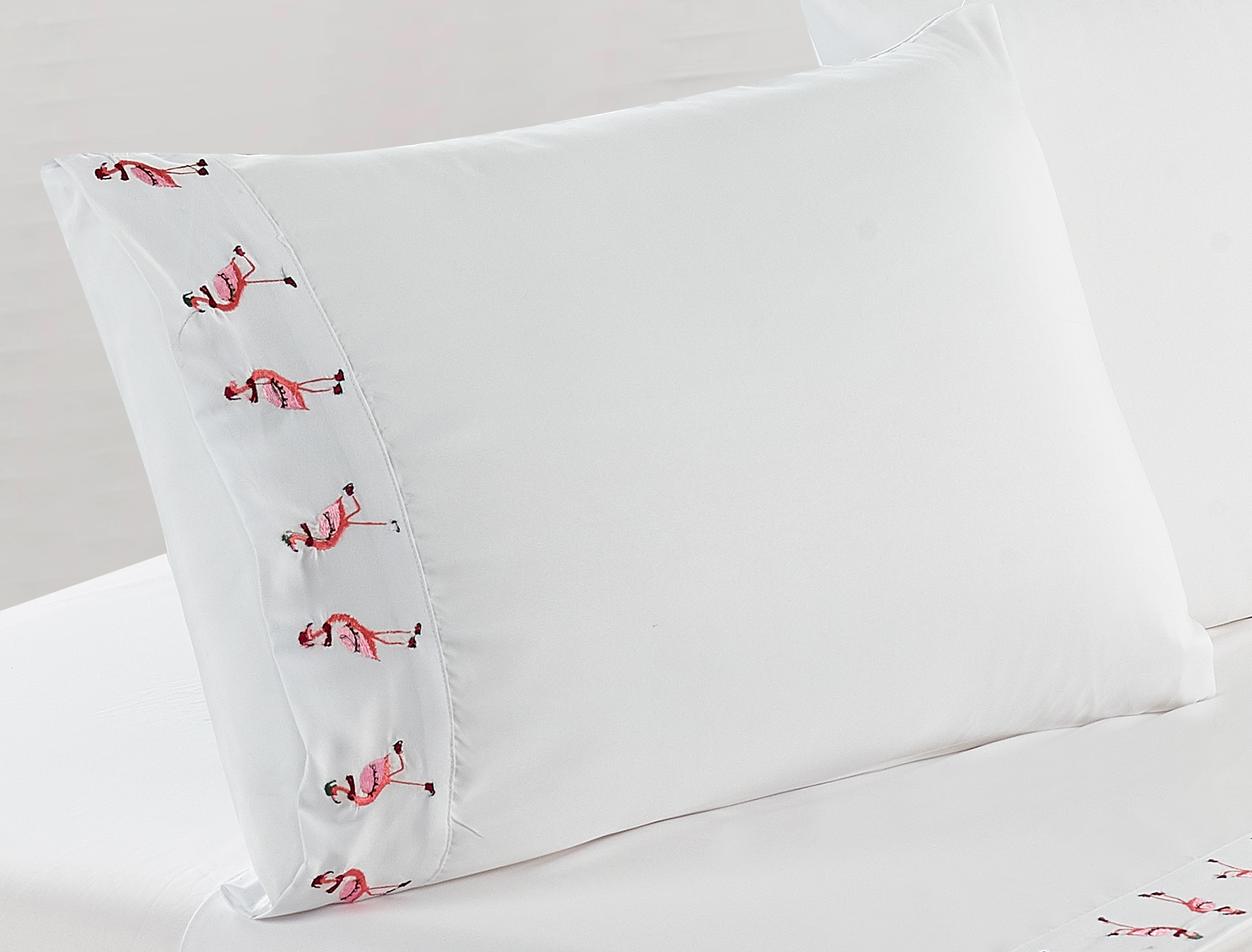 Snow Day Embroidered 4-piece Full-size Skating Flamingo Sheet Set