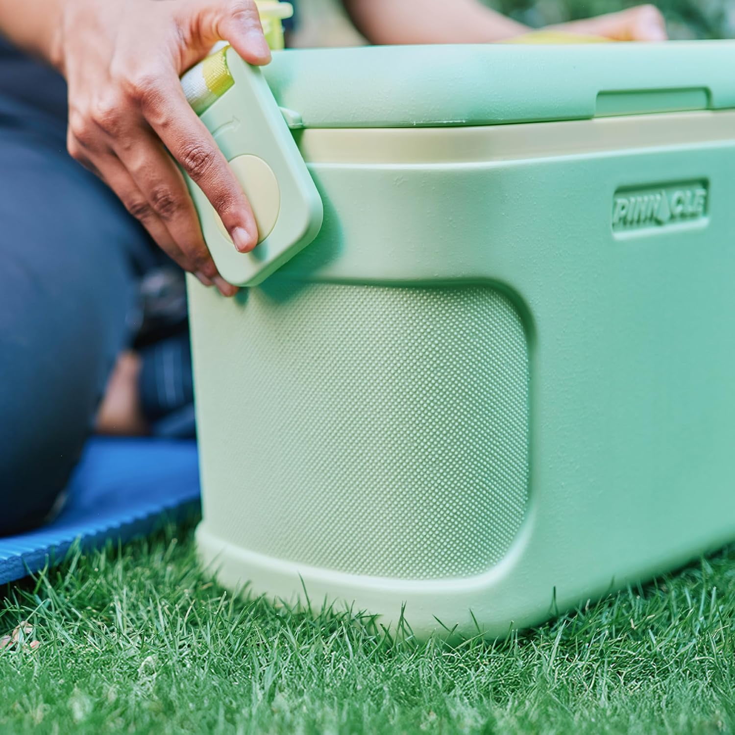 Pinnacle 8.5Qt Mini Cooler – Portable Picnic Cooler with Divider & Strap, Green