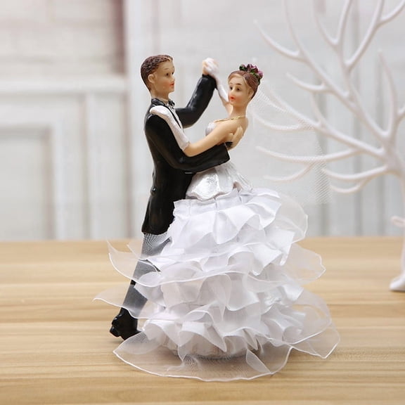 Exquisite Bride and Groom Resin Statues - Romantic Wedding Decoration Miniature Couple Sculptures for Home and Office