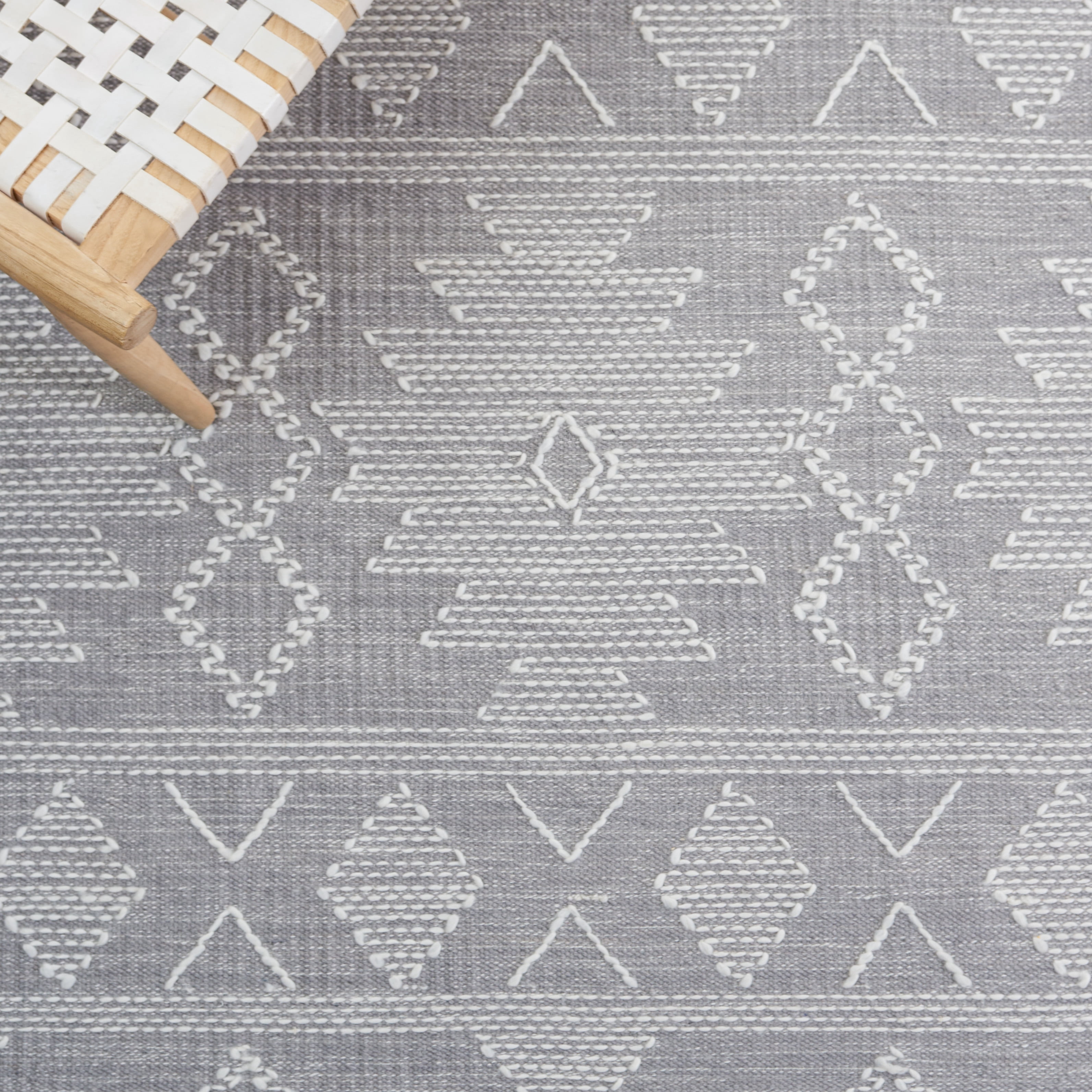 SAFAVIEH Kilim Rishi Tribal Polyester Area Rug, Grey/Ivory, 6' x 6' Round