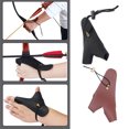 thumbnail image 4 of Wosthever Brazalete de 2 dedos, flecha, arco, pulgares de tiro, guantelete ajustable, guante protector de piel de vaca tradicional, suministros Ciclismo Negro Wosthever OD031725-01, 4 of 6