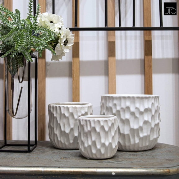 Urban Trends Collection Ceramic Round Pot with Scooped Design Body, Set of 3