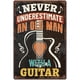 thumbnail image 1 of Letrero de metal con forma de guitarra, carteles de metal personalizados, nunca subestimes a un anciano con una guitarra, decoración de pared con arte retro, bar musical, pub, cafetería, baño,, 1 of 8