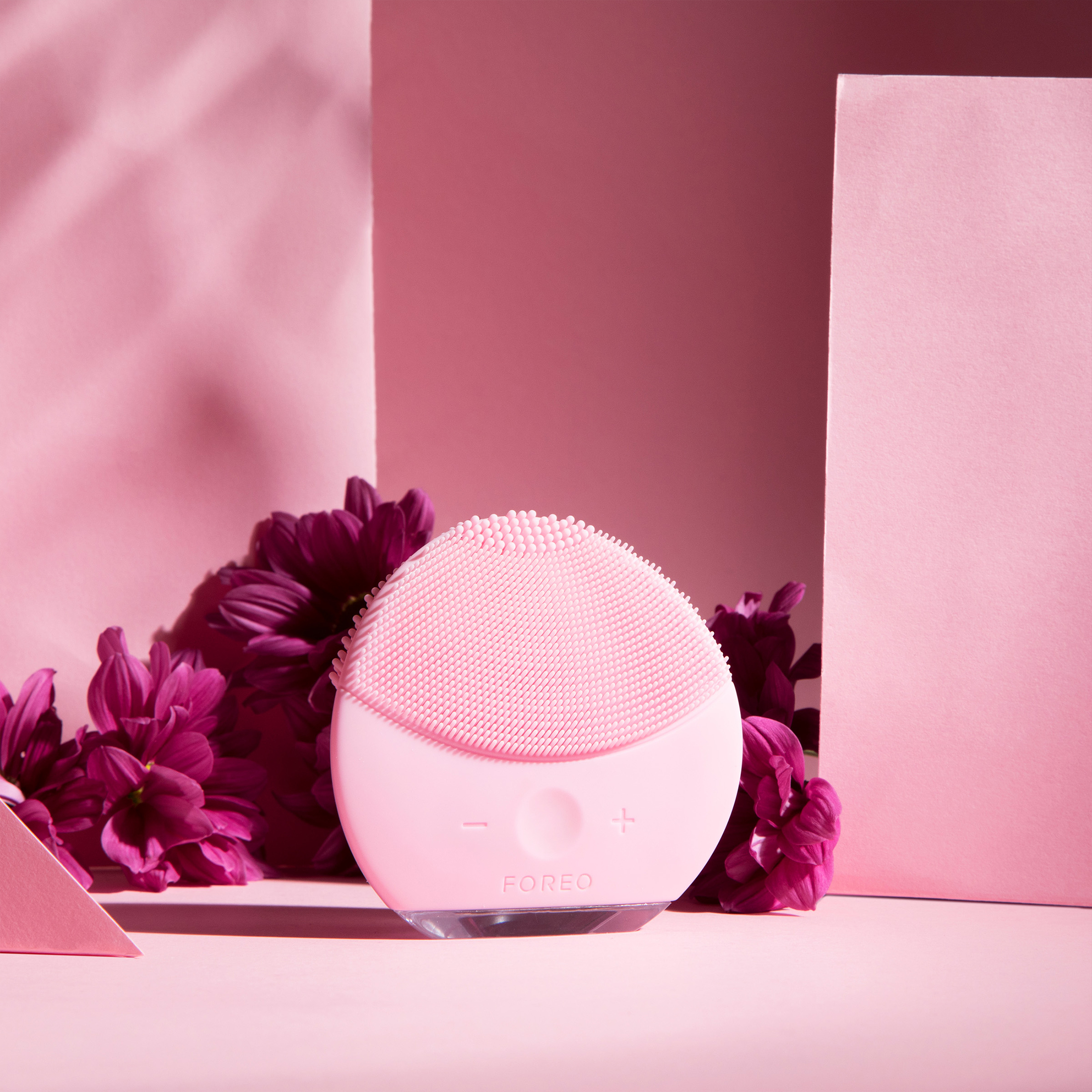 LUNA Mini 2 - Pearl Pink by Foreo for Women - 1 Pc Cleansing Brush - image 4 of 6