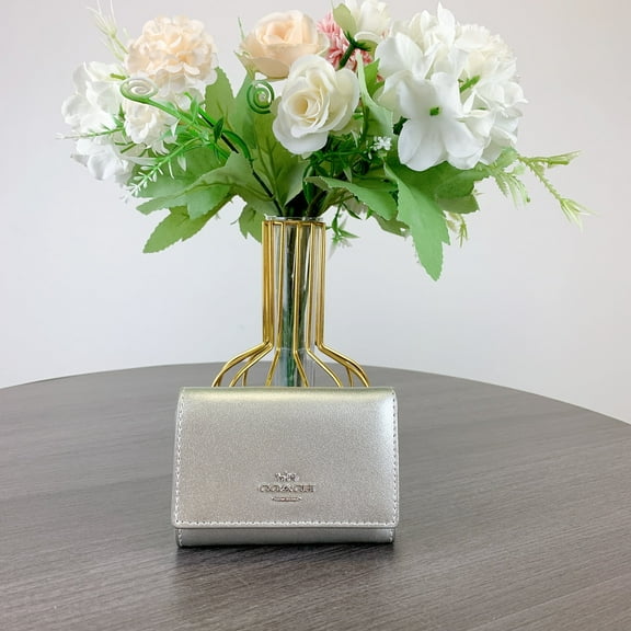 Coach CW805 Micro WalletMeasurements IN LIGHT SILVER