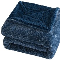 HomeRoots 535299 50 x 60 in. Oxford Blue Faux Fur Herringbone Plush Throw Blanket