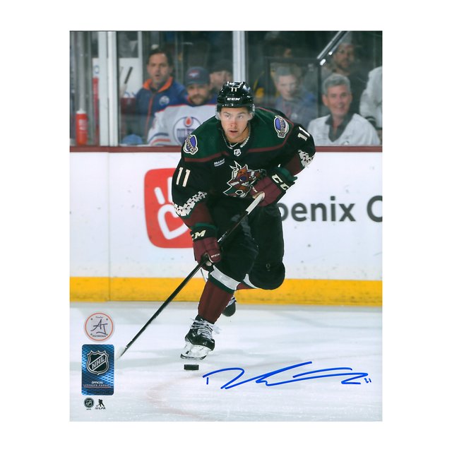 Dylan Guenther Photo 8x10 de Zone d'Attaque des Coyotes de l'Arizona Signifiée