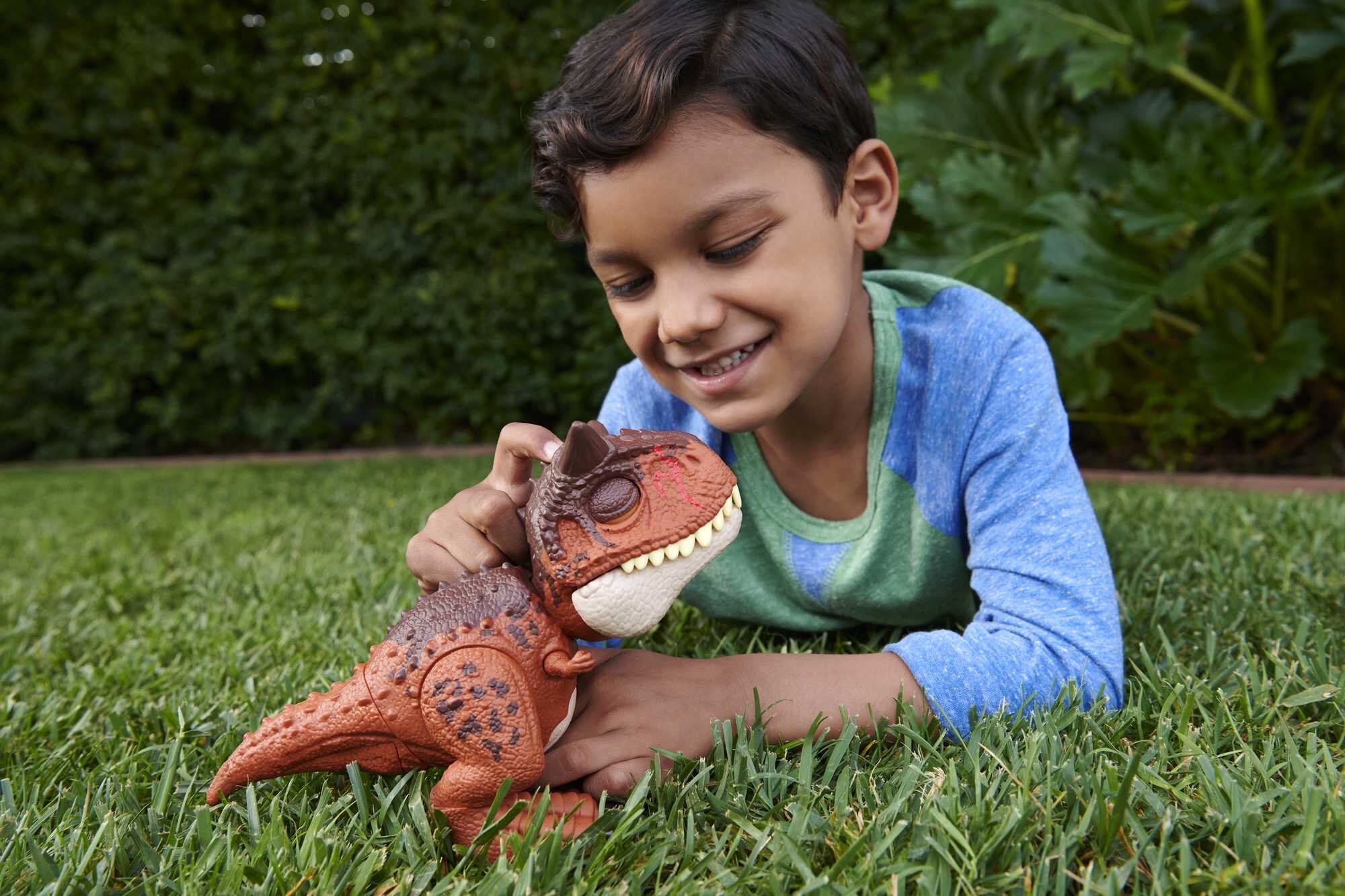 ​Jurassic World Camp Cretaceous Chompin’ Carnotaurus Toro Dinosaur Action Figure, Toy Gift with Button-Activated Chomping and Other Motion​