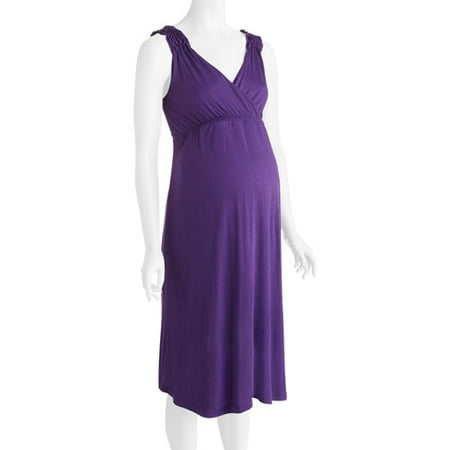Maternity clothes are a bit more forgiving so even if you don’t wear the exact same pants size you may both where a size M, for example. Buy used – Used maternity clothes are usually in good condition (since they’re only worn for a few months at a time) and because women give away maternity clothes more frequently than regular clothes, they are more likely to still be in style. Many children’s consignment .