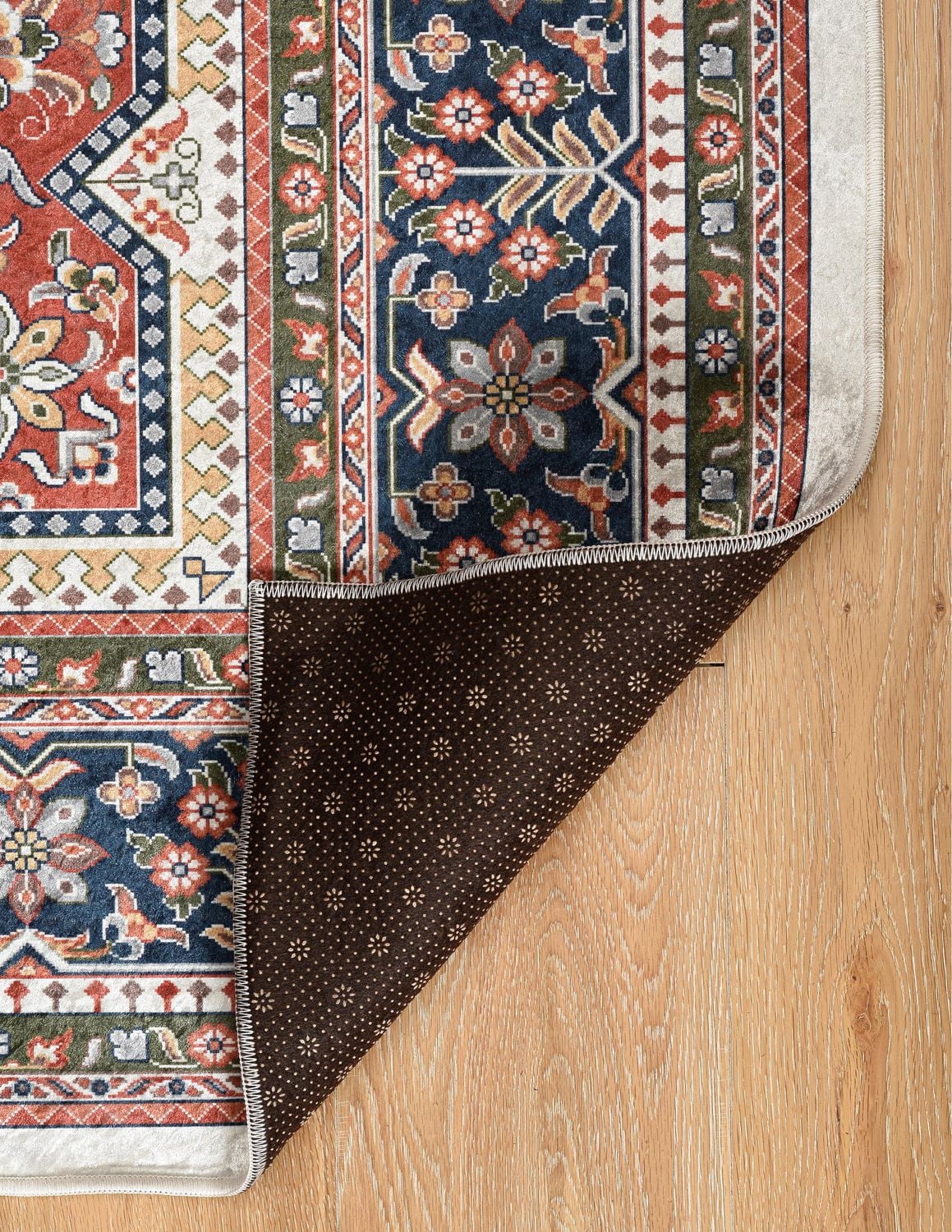 Emerald Farlin Black & Ivory 5' x 7' Area Rug