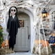 thumbnail image 1 of Xihbxyly Fantasma de Halloween, Decoración Colgante Blanca Aterradora, Decoración de Casa Embrujada Espeluznante, Ideal para Fiestas, Ambiente Embrujado, Fácil de Colocar En La Puerta o La Pared, Tam, 1 of 6