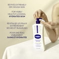 thumbnail image 3 of Lotion corporelle inodore Vaseline Intensive Care™ Advanced Repair 48H hydratation + lipides ultra-hydratants, 3 of 8