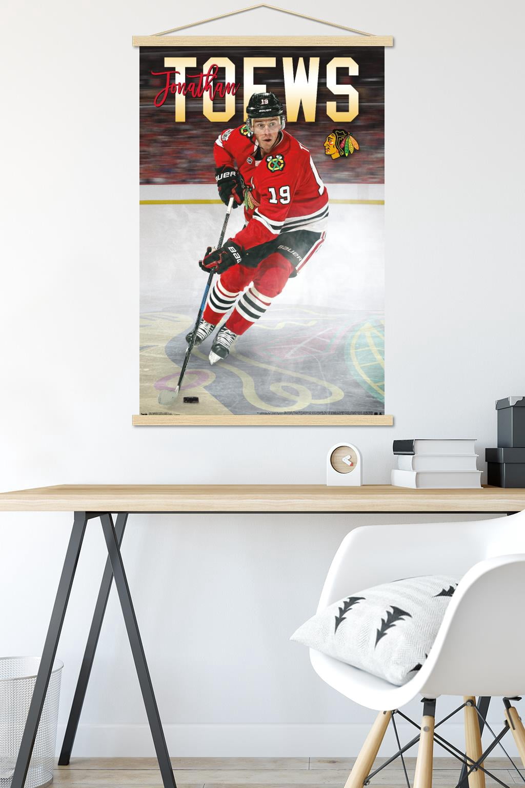 NHL Chicago Blackhawks - Jonathan Toews 17 Wall Poster with Magnetic Frame, 22.375" x 34"