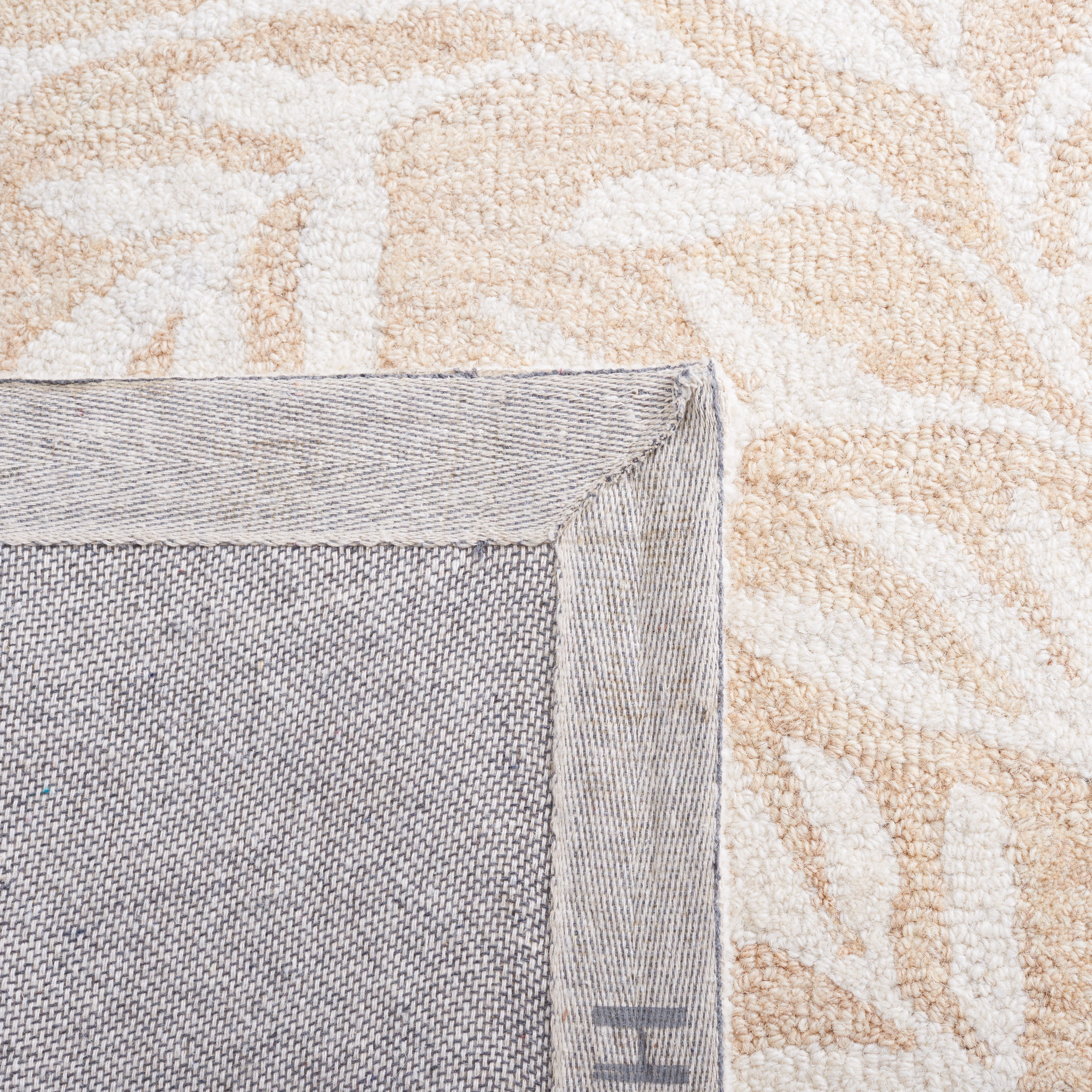 Safavieh Jardin Zahara Floral Area Rug, Beige/Ivory, 6' x 6' Square