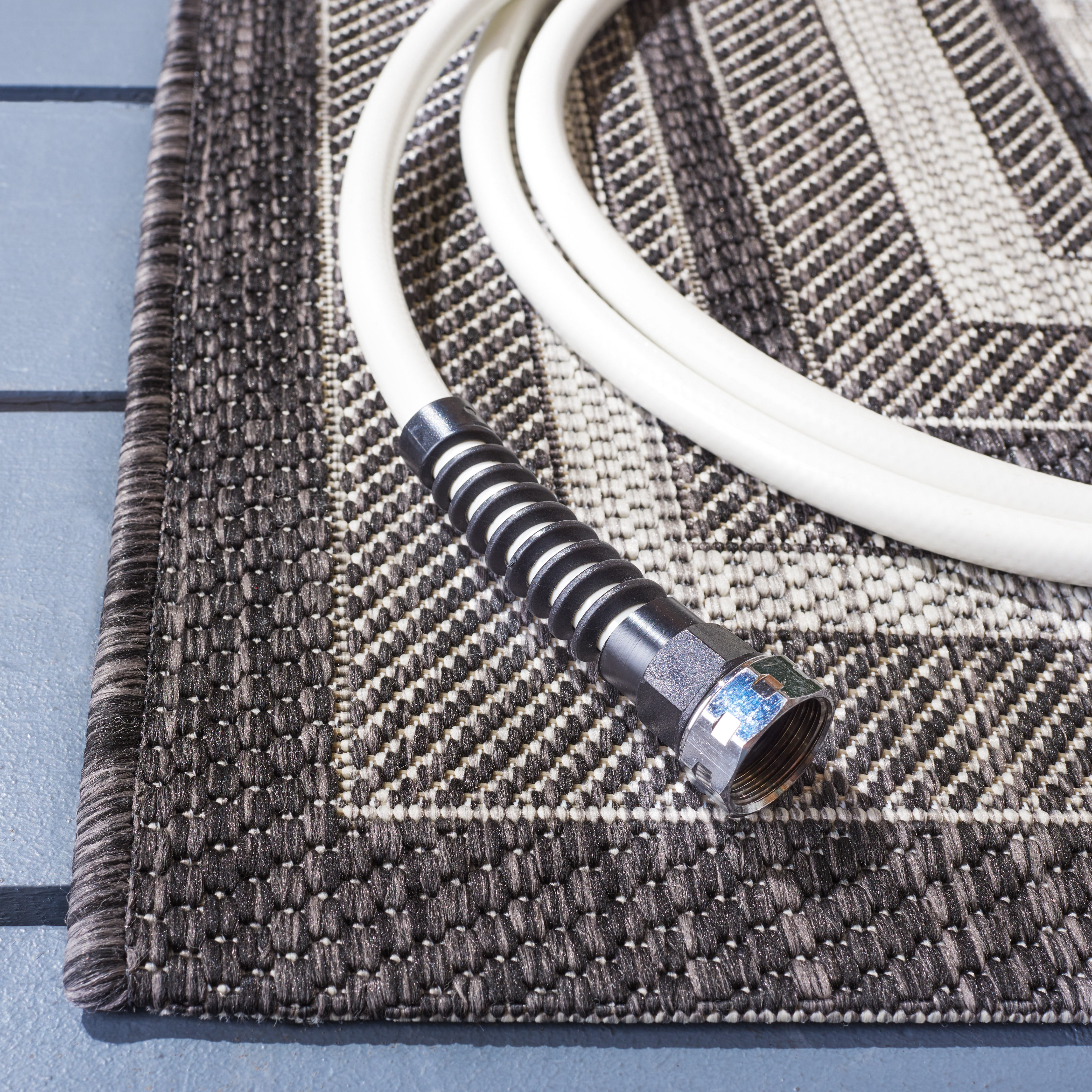 Safavieh Courtyard Ercan Bordered Indoor/Outdoor Area Rug, Light Gray/Black, 2'7" x 5'