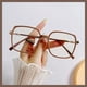 thumbnail image 5 of Gafas de sol fotocromáticas para mujer, lentes cuadradas a la moda con gradiente de montura grande, UV400, camaleón, 5 of 5