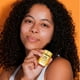 thumbnail image 5 of Suero HI Impact: el suero iluminador definitivo con ácido hialurónico, vitamina C y factores de crecimiento epidérmico, 5 of 5