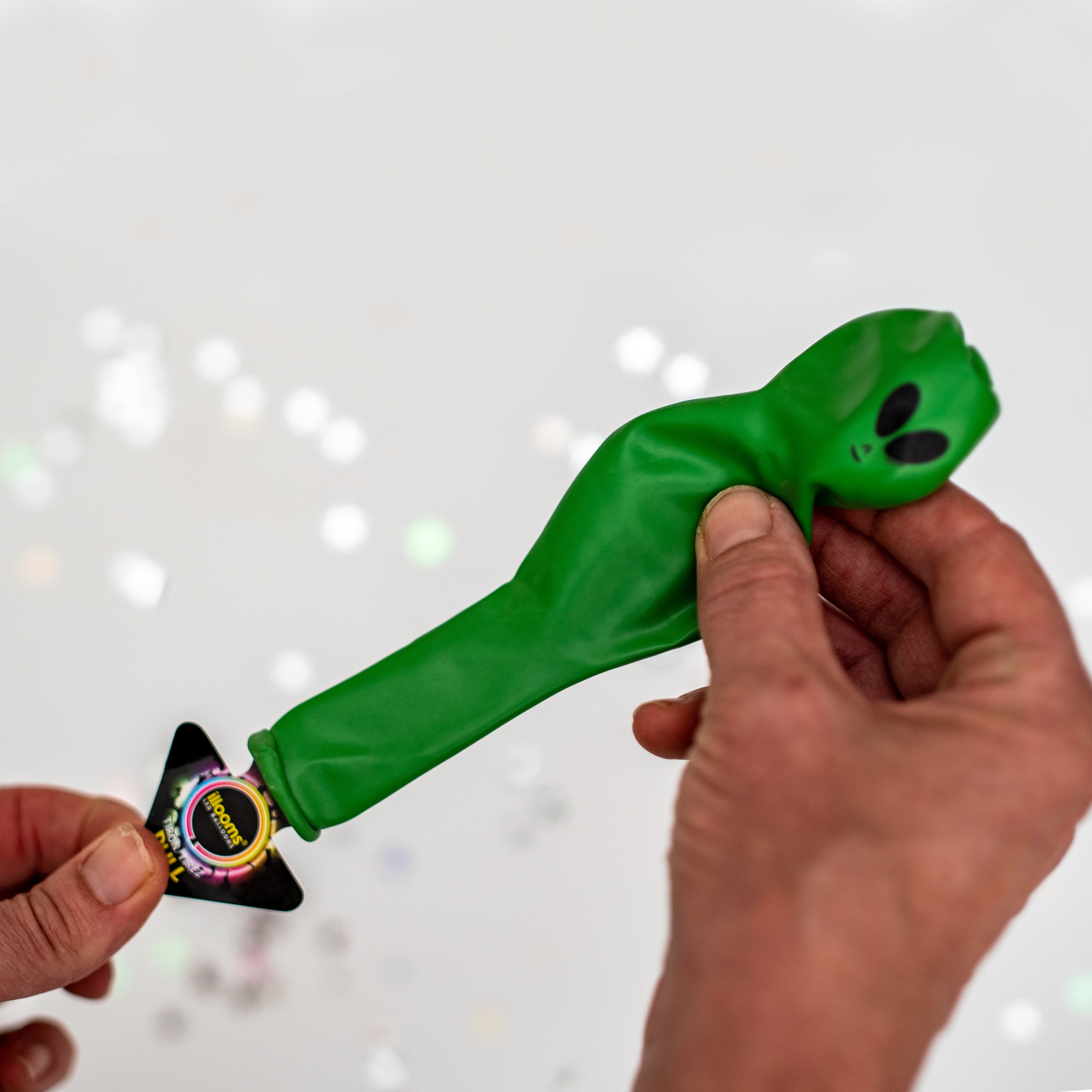 (2 pack) illooms LED Light-Up Latex Alien Party Balloons, Green, 5 pack