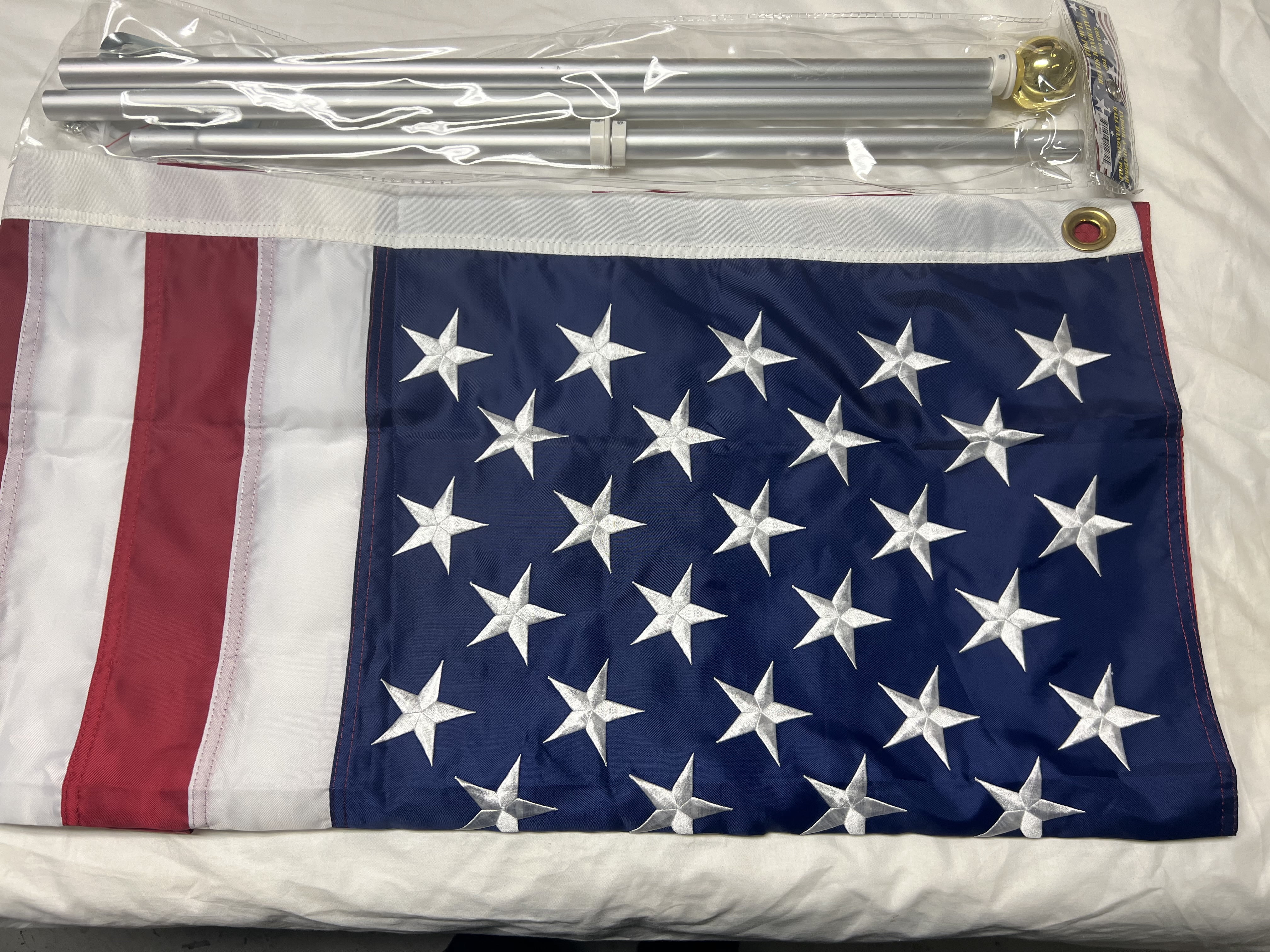 American USA Flags 3x5 FT For Outside, Beautiful Stars, Heavy Duty Durable Flags Outdoor, Hand Printed Vivid Color, Sewn Stripes, Brass Grommet. With flagpole Holder Wall Mount Bracket