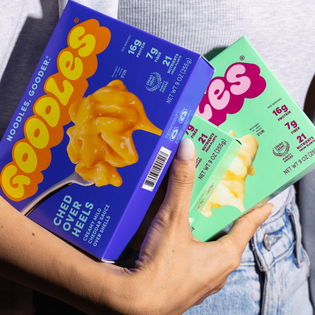 (3 pack) Goodles Deluxe Shell We Dance Liquid Mac & Cheese, Aged White Cheddar with Shells, 9 oz; Brand: GOODLES; Regular Cardboard Shelf-Stable