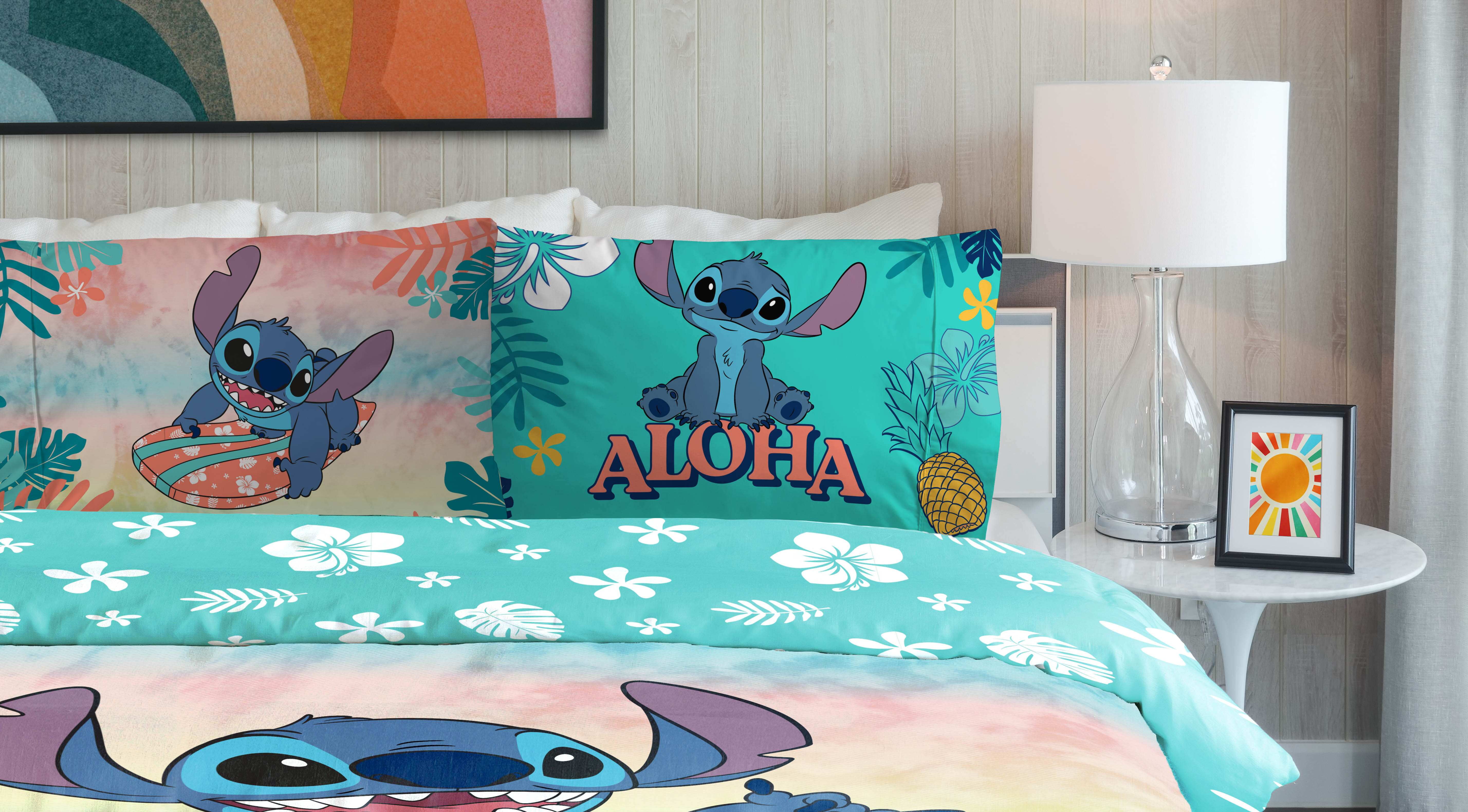 Stitch Island Vibes 3-Piece Reversible Queen Comforter & Pillowcase Set, Polyester, Multicolor
