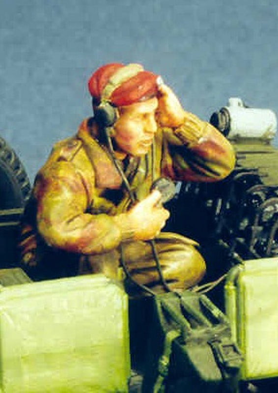 Resicast 1/35 British Paratrooper Radio Operator for Airborne Jeep WWII 355554 