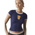 thumbnail image 3 of Camiseta Gráfica Vintage para Mujer con Cuello Redondo Acanalado y Ribete en Contraste Azul Oscuro XL, 3 of 10