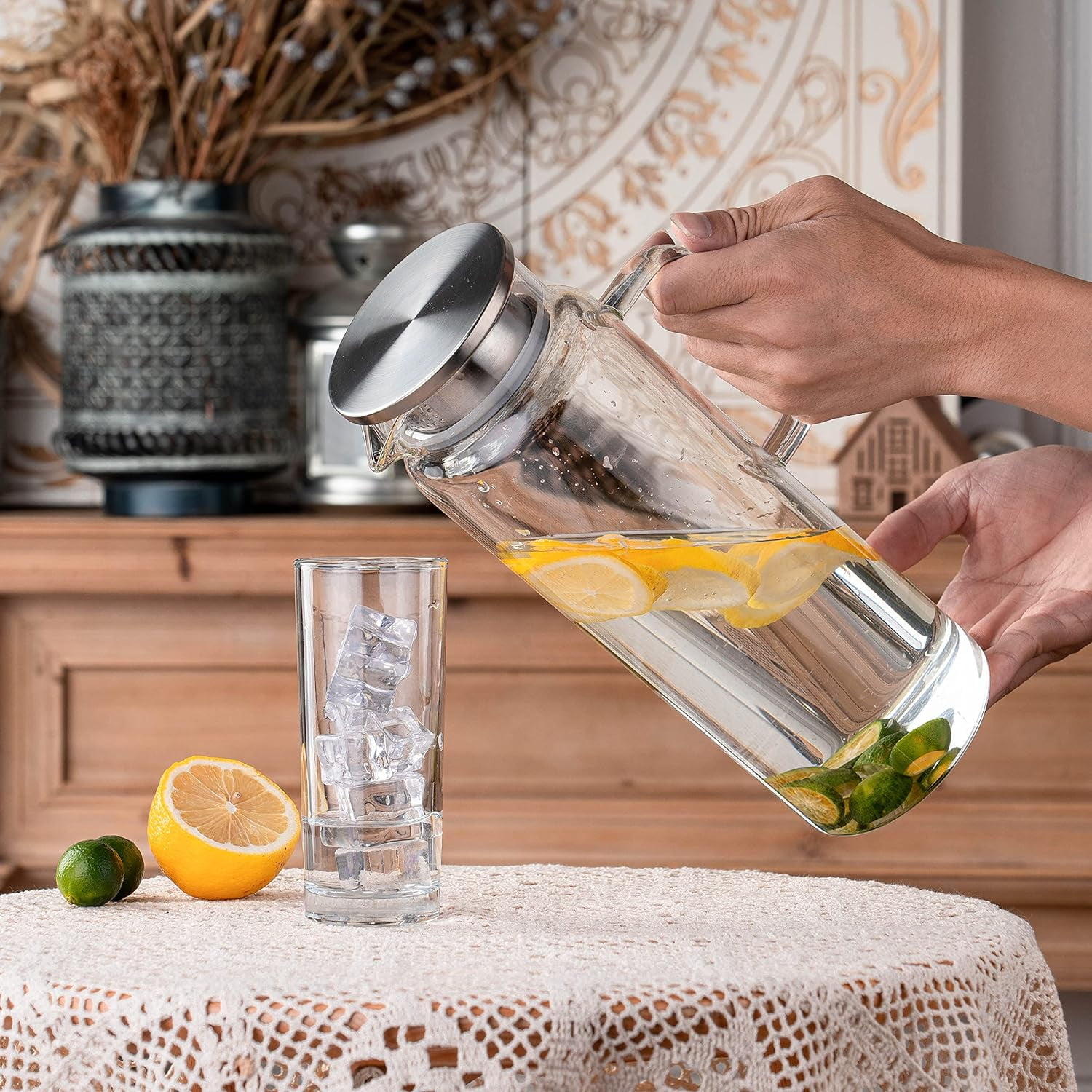 UM Set of 2 Glass Pitcher with Lid,2 Quart (64 oz / 1.9 Liter) Leak Proof,Glass Water Jugs, BPA-Free,Microwave & Dishwasher Safe Pitcher,Sun & Iced Tea, Sangria,Cold Brew Coffee & More