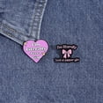 thumbnail image 2 of Juego de broches de aleación esmaltada para solapa Bad Pink Girl Quote, 2 of 3