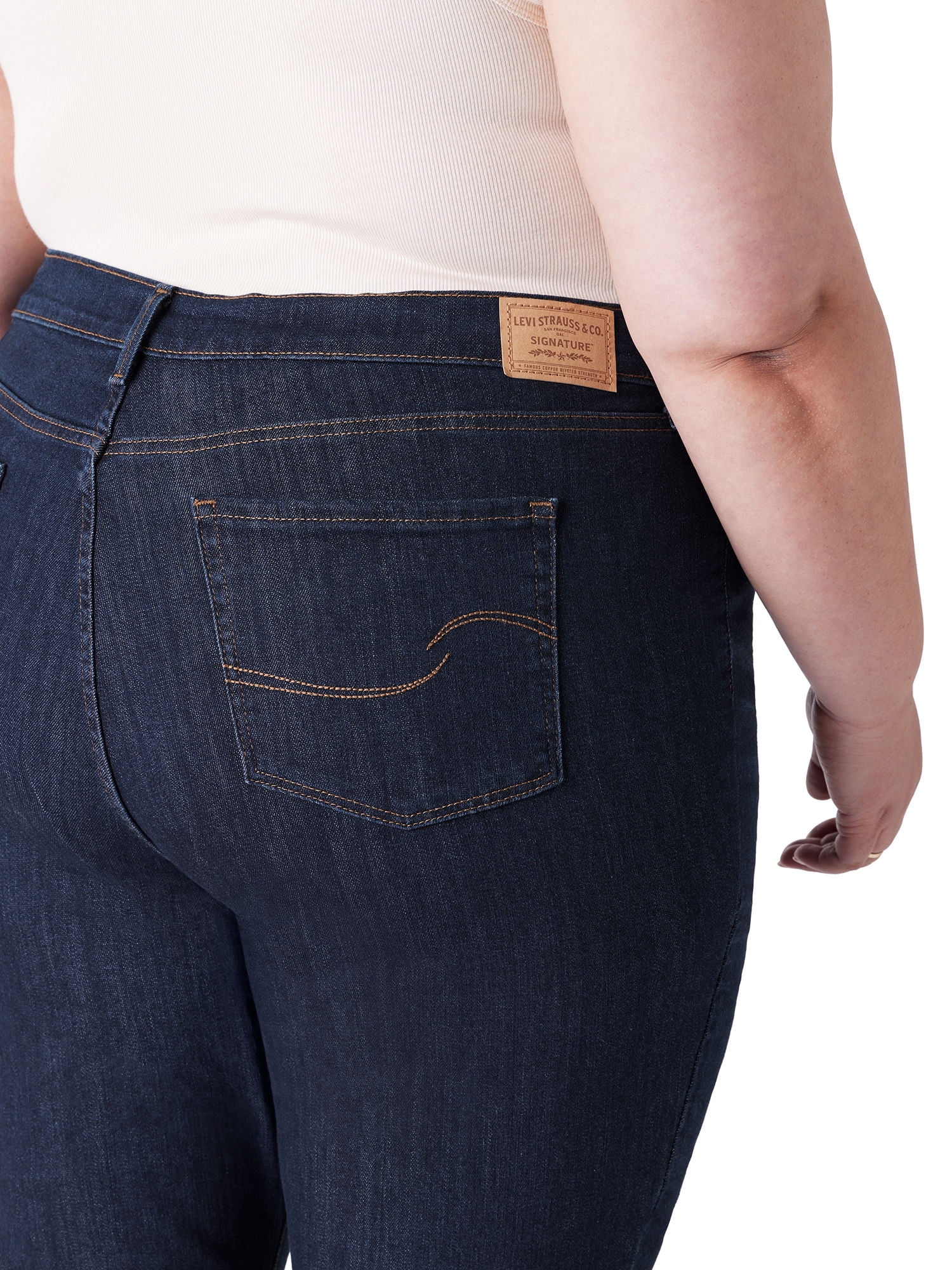 Levi Strauss Signature Women's and Women's Plus Mid Rise Slimming Bootcut Jeans, Sizes 2-26