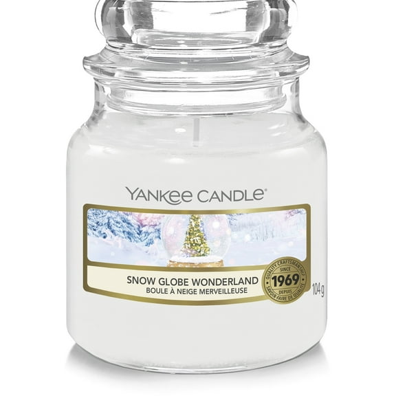 Yankee Candle Snow Globe Wonderland Small 3.7oz Small Classic Jar Candle