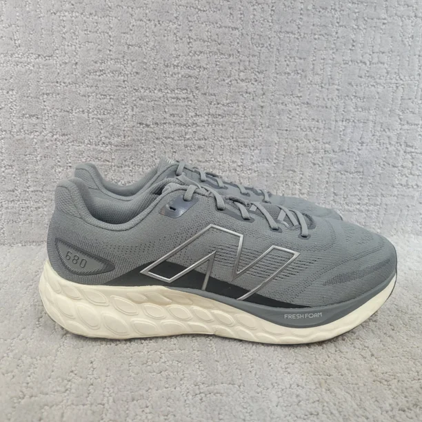 New Balance Fresh Foam 680 V8 Mens Size 12 Grey Running Athletic Sneaker M680LG8