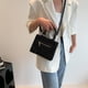 thumbnail image 2 of Bolsos de cuero con relieve de cocodrilo para mujer Bolso de hombro con asa superior (negro), 2 of 7