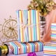 thumbnail image 5 of Rollo de papel para envolver regalos Yarcony Rainbow Stripes, 43 cm x 10 m, 5 of 7