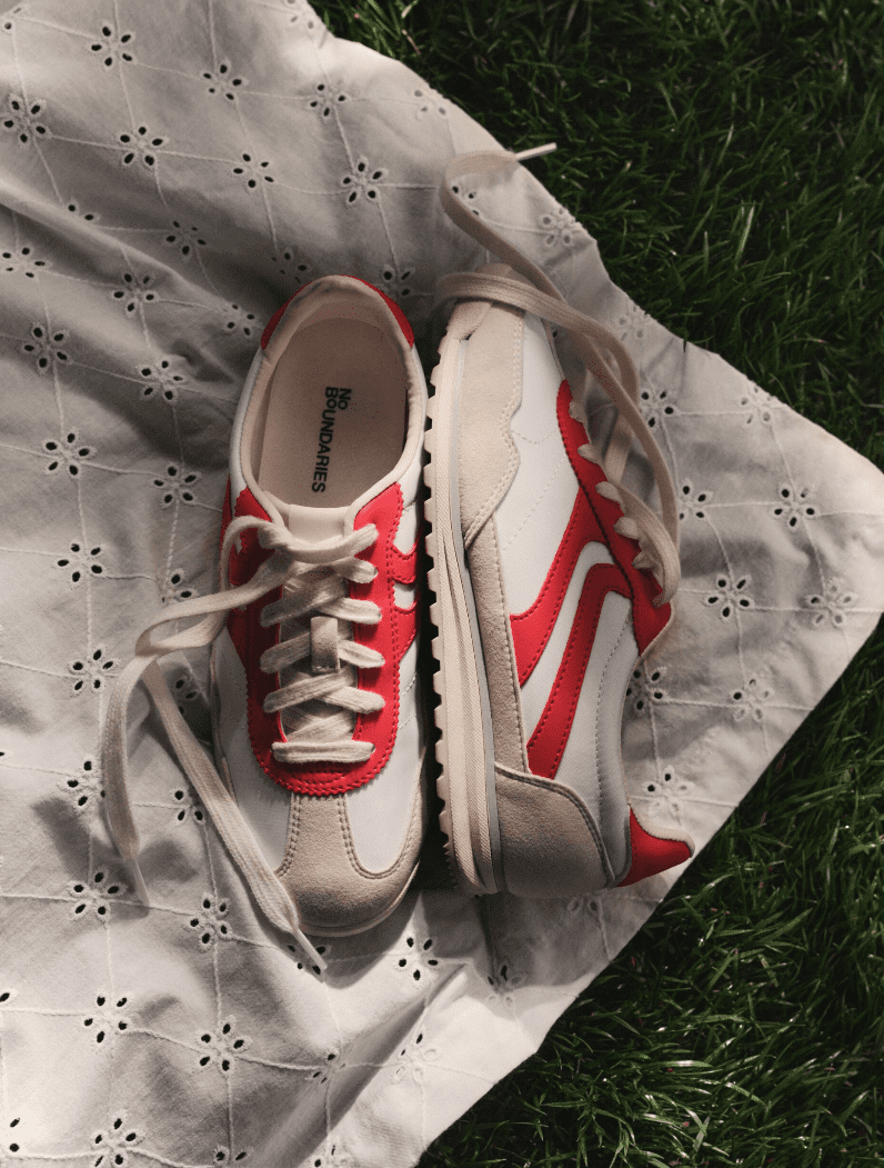 No Boundaries Retro Lace-Up Sneakers, Women's
